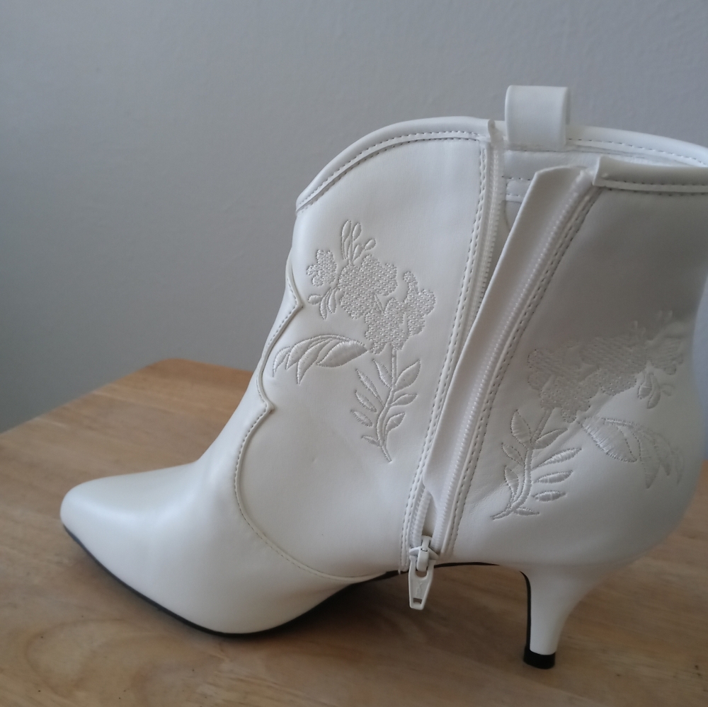 Elegant White Embroidered Ankle Boots